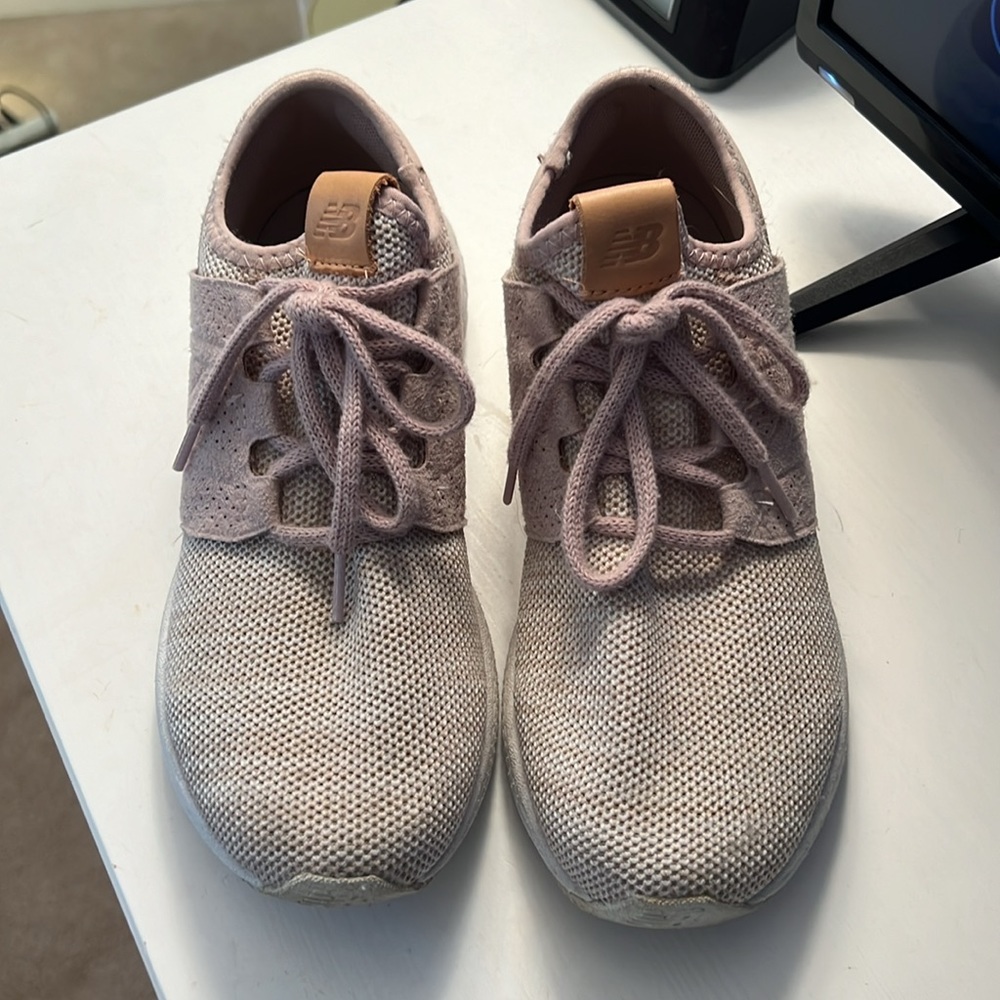 New Balance Sneakers Women - Picture 2 of 3